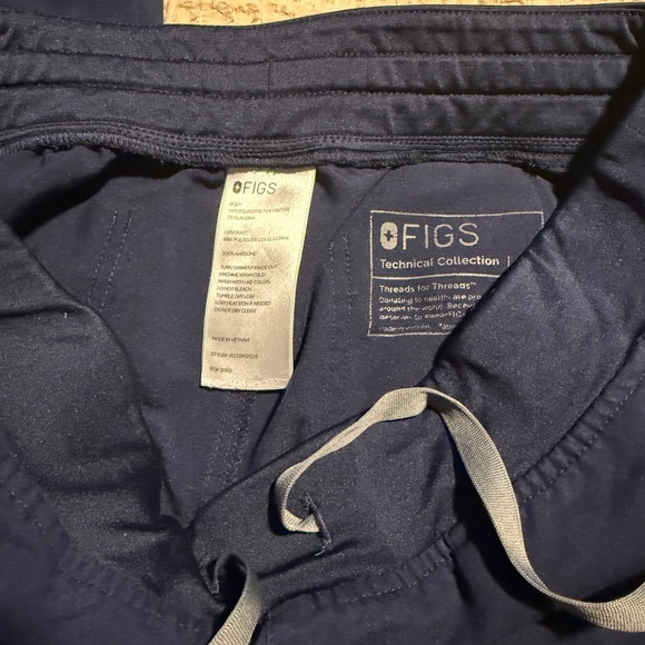 FIGS Women’s Medium Navy Scrub Pants Slim Fit Tapered Leg Technical Collection - Picture 6 of 6